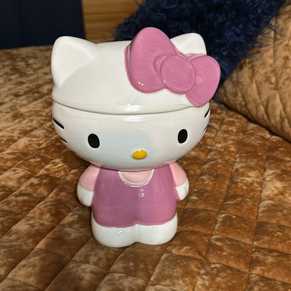Hello Kitty Cookie Jar - Picture 1 of 5